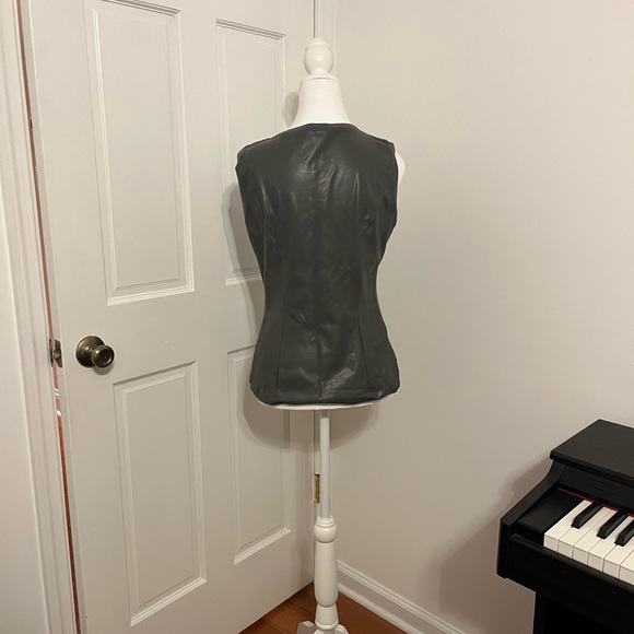 BCBG wide strap top - Picture 3 of 3